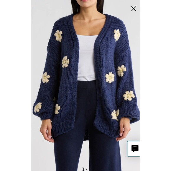 FRNCH Sweaters - FRNCH Taya Floral Embroidered Hand Knit Cardigan Oversized  Chunky Size M/L